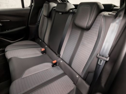 Peugeot 208 1.2 PureTech Allure Sport (VIRTUAL COCKPIT, APPLE CARPLAY, GROOT NAVI, LEDER, 360 CAMERA, SPORTST... ActivLease financial lease