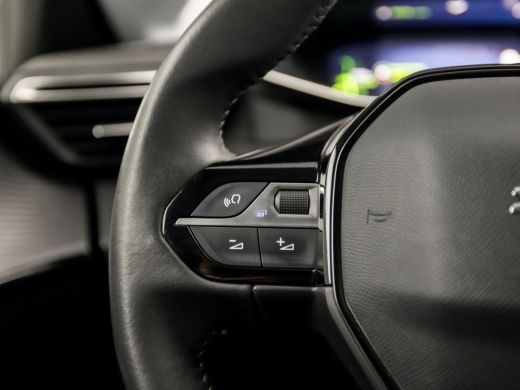 Peugeot 208 1.2 PureTech Allure Sport (VIRTUAL COCKPIT, APPLE CARPLAY, GROOT NAVI, LEDER, 360 CAMERA, SPORTST... ActivLease financial lease