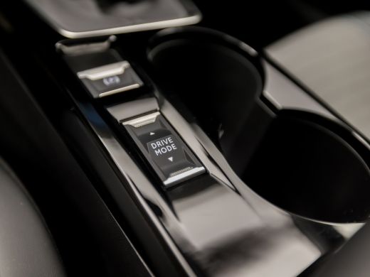 Peugeot 208 1.2 PureTech Allure Sport (VIRTUAL COCKPIT, APPLE CARPLAY, GROOT NAVI, LEDER, 360 CAMERA, SPORTST... ActivLease financial lease