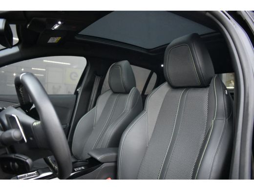 Peugeot 208 Hybrid 100 e-DCS6 GT | Panoramadak | Navigatie by App | Sfeerverlichting | Achteruitrijcamera | L... ActivLease financial lease