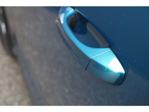 Peugeot 3008 1.2 Hybrid 136 GT | Automaat | Navigatie | Camera | Panorama/schuifdak | Lederen bekleding | 28.0... ActivLease financial lease