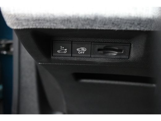 Peugeot 3008 1.2 Hybrid 136 GT | Automaat | Navigatie | Camera | Panorama/schuifdak | Lederen bekleding | 28.0... ActivLease financial lease