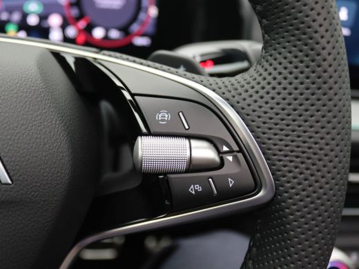 Skoda Kodiaq 1.5 TSI PHEV Sportline Business 204PK DSG matrix led, trekhaak, Canton sound, adaptive cruise, si... ActivLease financial lease