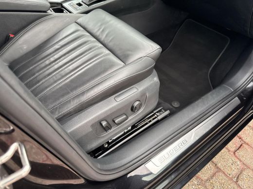Skoda Superb Combi 1.4 TSI iV Business Edition Plus | PHEV | Navi | Clima | LEDER | ACC | Trekhaak | ActivLease financial lease