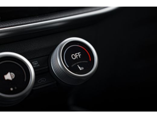 Skoda Superb Combi 1.5 TSI 218pk iV First Edition | Adapt. Cruise | Camera | Carplay | Stoelverwarming voor + ... ActivLease financial lease