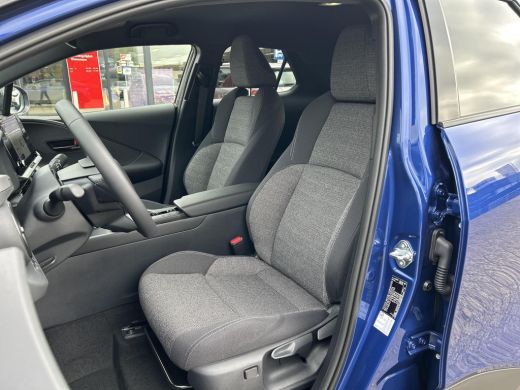 Toyota C-HR 2.0 Plug-in Hybrid 220 Dynamic | Nieuwe auto | Direct uit voorraad leverbaar | ActivLease financial lease