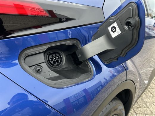 Toyota C-HR 2.0 Plug-in Hybrid 220 Dynamic | Nieuwe auto | Direct uit voorraad leverbaar | ActivLease financial lease