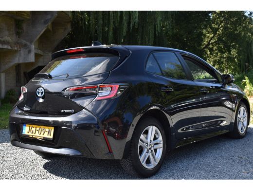 Toyota Corolla 1.8 HYBRID AUT. DYNAMIC NAVI/CAMERA/CARPLAY ActivLease financial lease