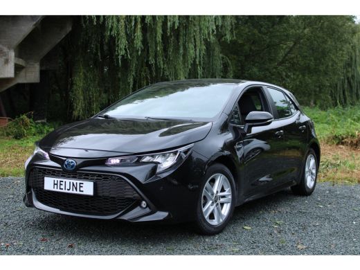 Toyota Corolla 1.8 HYBRID AUT. DYNAMIC NAVI/CAMERA/CARPLAY ActivLease financial lease