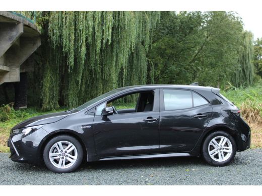 Toyota Corolla 1.8 HYBRID AUT. DYNAMIC NAVI/CAMERA/CARPLAY ActivLease financial lease