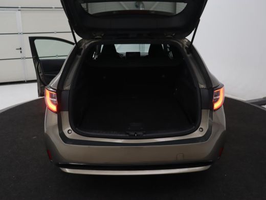 Toyota Corolla 1.8 Hybrid Business Plus | Stoelverwarming | Carplay | Adaptive cruise | Camera | Full LED | Clim... ActivLease financial lease