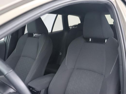 Toyota Corolla 1.8 Hybrid Business Plus | Stoelverwarming | Carplay | Adaptive cruise | Camera | Full LED | Clim... ActivLease financial lease