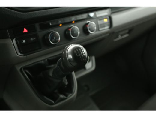 Volkswagen Crafter 35 2.0 TDI 140PK L4H3 | 3000kg Trekgew. | Trekh. | Airco | Cruise | 3-Zits | Camera | Carplay | Navi ActivLease financial lease