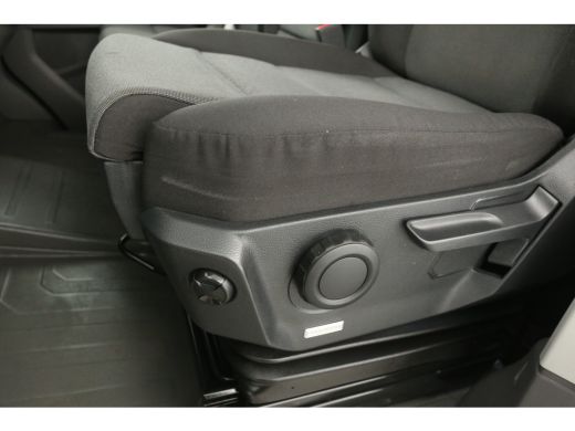 Volkswagen Crafter 35 2.0 TDI 140PK L4H3 | 3000kg Trekgew. | Trekh. | Airco | Cruise | 3-Zits | Camera | Carplay | Navi ActivLease financial lease