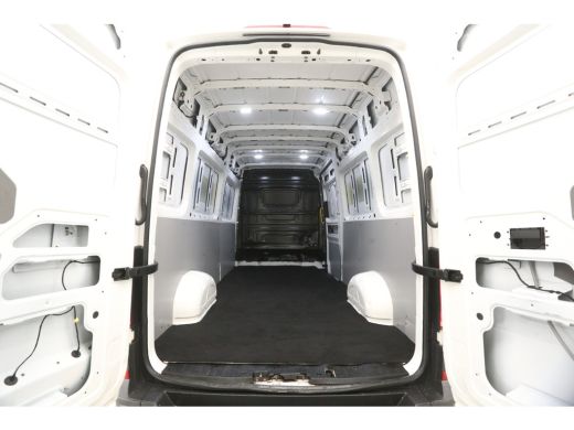 Volkswagen Crafter 35 2.0 TDI 140PK L4H3 | 3000kg Trekgew. | Trekh. | Airco | Cruise | 3-Zits | Camera | Carplay | Navi ActivLease financial lease