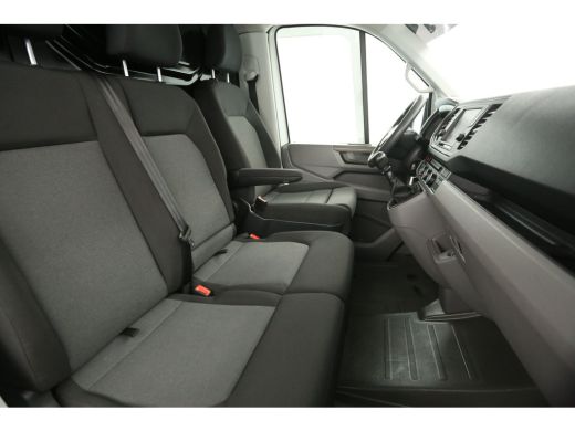 Volkswagen Crafter 35 2.0 TDI 140PK L4H3 | 3000kg Trekgew. | Trekh. | Airco | Cruise | 3-Zits | Camera | Carplay | Navi ActivLease financial lease