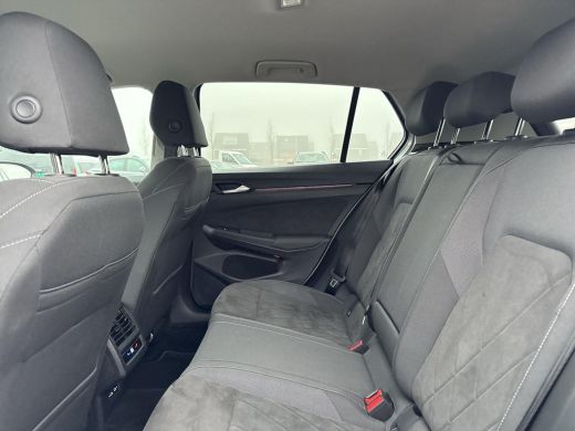 Volkswagen Golf 1.4 eHybrid Style | PHEV | 204 pk | A-Camera | SOH 100% | ActivLease financial lease