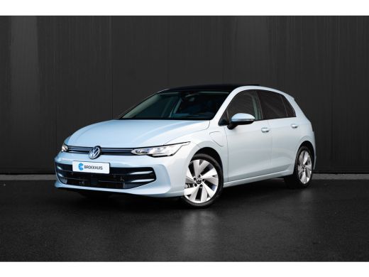 Volkswagen Golf 1.5 eHybrid Life Edition HUD | Panorama Dak | stoel/Stuurverwarming | 360 Camera |