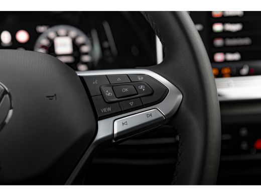 Volkswagen Golf 1.5 eHybrid Life Edition HUD | Panorama Dak | stoel/Stuurverwarming | 360 Camera | ActivLease financial lease