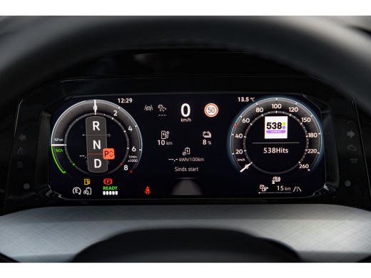 Volkswagen Golf 1.5 eHybrid Life Edition HUD | Panorama Dak | stoel/Stuurverwarming | 360 Camera | ActivLease financial lease