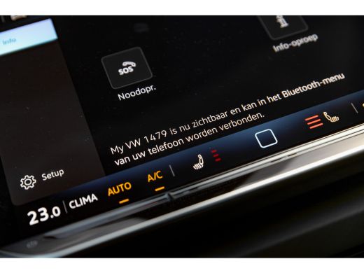 Volkswagen Golf 1.5 eHybrid Life Edition HUD | Panorama Dak | stoel/Stuurverwarming | 360 Camera | ActivLease financial lease