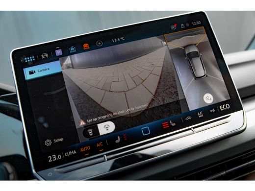 Volkswagen Golf 1.5 eHybrid Life Edition HUD | Panorama Dak | stoel/Stuurverwarming | 360 Camera | ActivLease financial lease