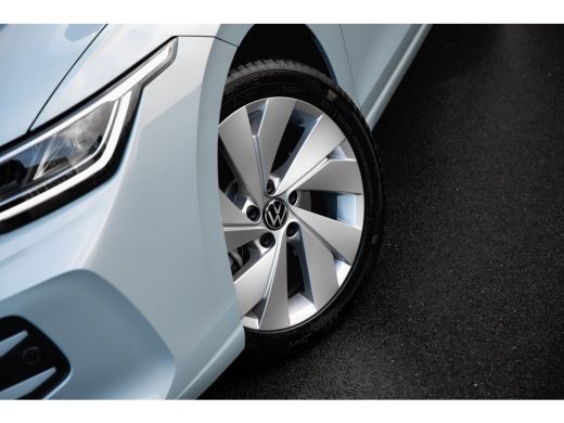 Volkswagen Golf 1.5 eHybrid Life Edition HUD | Panorama Dak | stoel/Stuurverwarming | 360 Camera | ActivLease financial lease