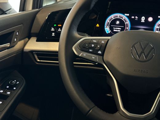 Volkswagen Golf 1.5 eTSI 115pk DSG Life Edition | LED Plus | Stoel- en stuurverwarming | Extra getint glas ActivLease financial lease