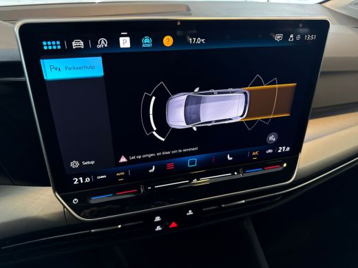 Volkswagen Golf 1.5 eTSI 115pk DSG Life Edition | LED Plus | Stoel- en stuurverwarming | Extra getint glas ActivLease financial lease