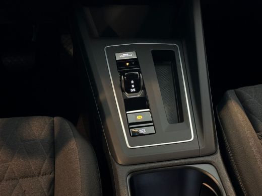 Volkswagen Golf 1.5 eTSI 115pk DSG Life Edition | LED Plus | Stoel- en stuurverwarming | Extra getint glas ActivLease financial lease