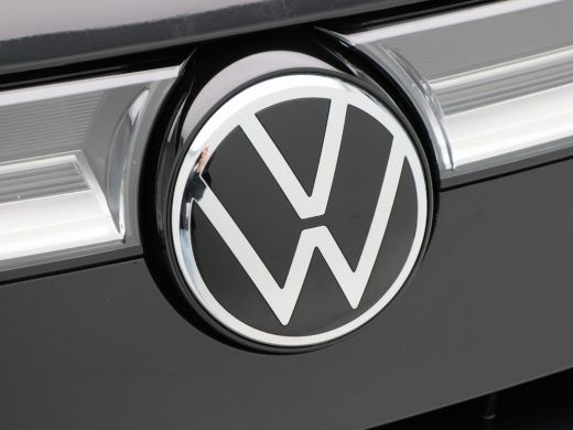 Volkswagen Multivan 1.4 eHybrid L2 Bulli Edition | 7-Persoons | Panoramadak | Trekhaak | Adaptive Cruise | Carplay | ... ActivLease financial lease