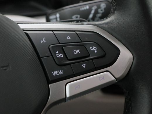 Volkswagen Multivan 1.4 eHybrid L2 Bulli Edition | 7-Persoons | Panoramadak | Trekhaak | Adaptive Cruise | Carplay | ... ActivLease financial lease