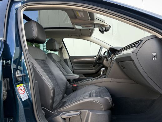 Volkswagen Passat Variant 1.4 TSI PHEV 218pk GTE | Pano | Dynaudio | Trekhaak ActivLease financial lease