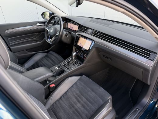 Volkswagen Passat Variant 1.4 TSI PHEV 218pk GTE | Pano | Dynaudio | Trekhaak ActivLease financial lease