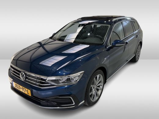 Volkswagen Passat Variant 1.4 TSI PHEV 218pk GTE | Pano | Dynaudio | Trekhaak ActivLease financial lease