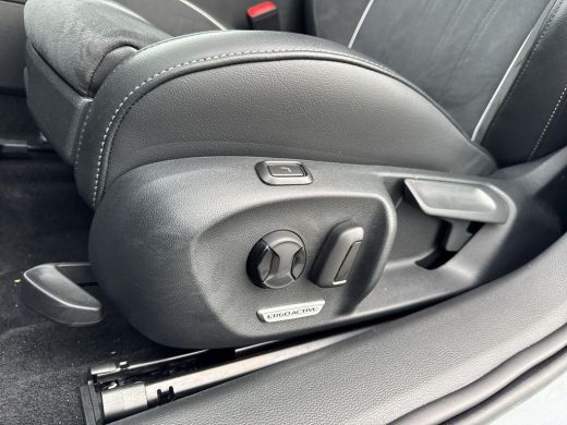 Volkswagen Passat Variant 1.5 eHybrid Business | 218Pk | Trekhaak | A. Camera | PHEV | Massage | Head Up | ActivLease financial lease