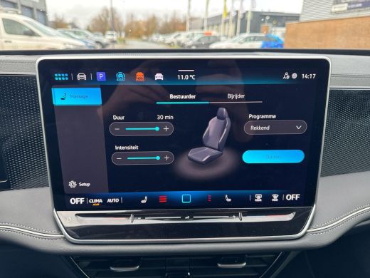 Volkswagen Passat Variant 1.5 eHybrid Business | 218Pk | Trekhaak | A. Camera | PHEV | Massage | Head Up | ActivLease financial lease