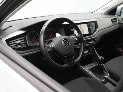 Volkswagen Polo 1.0 TSI 95pk Comfortline Business Navigatie Acc Pdc Carplay Dab Argon ActivLease financial lease