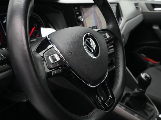 Volkswagen Polo 1.0 TSI 95pk Comfortline Business Navigatie Acc Pdc Carplay Dab Argon ActivLease financial lease