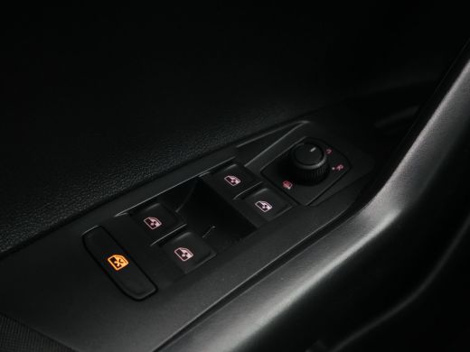 Volkswagen Polo 1.0 TSI 95pk Comfortline Business Navigatie Acc Pdc Carplay Dab Argon ActivLease financial lease