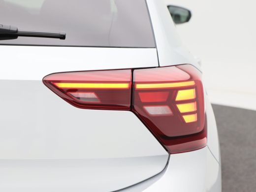 Volkswagen Polo 1.0 TSi Life Edition | Camera | Adaptive Cruise | Airco | Parkeersensoren | Carplay | 15 inch | 1... ActivLease financial lease