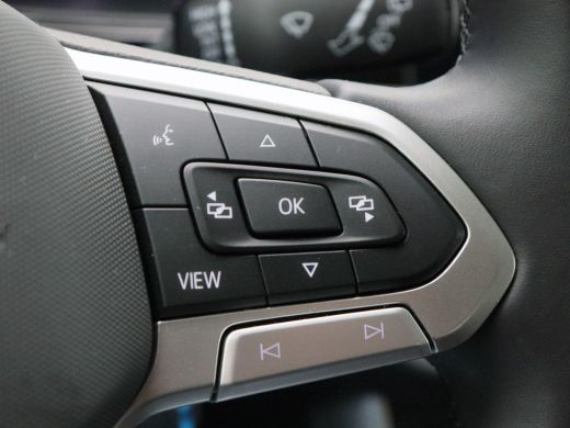 Volkswagen Polo 1.0 TSi Life Edition | Camera | Adaptive Cruise | Airco | Parkeersensoren | Carplay | 15 inch | 1... ActivLease financial lease