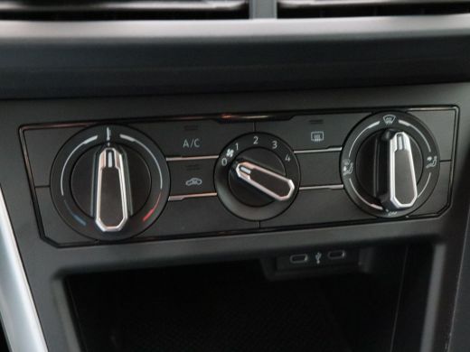 Volkswagen Polo 1.0 TSi Life Edition | Camera | Adaptive Cruise | Airco | Parkeersensoren | Carplay | 15 inch | 1... ActivLease financial lease