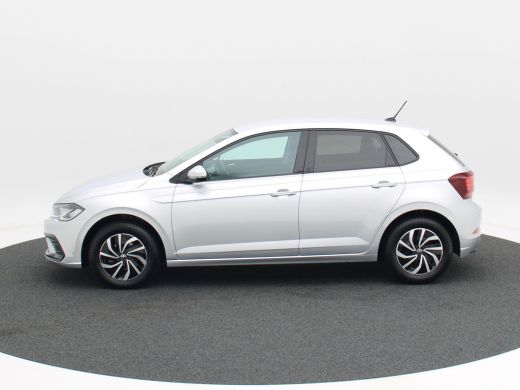 Volkswagen Polo 1.0 TSi Life Edition | Camera | Adaptive Cruise | Airco | Parkeersensoren | Carplay | 15 inch | 1... ActivLease financial lease