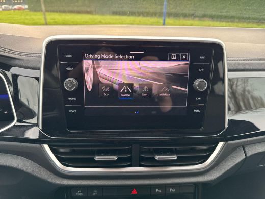 Volkswagen T-Roc 1.5 TSI R-Line | Lapiz Blue | 150 Pk | Automaat | 5j Garantie | ERGO | LED Plus | ACC | ActivLease financial lease