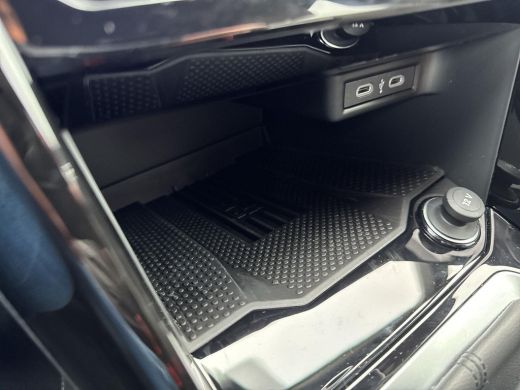 Volkswagen T-Roc 1.5 TSI R-Line | Lapiz Blue | 150 Pk | Automaat | 5j Garantie | ERGO | LED Plus | ACC | ActivLease financial lease