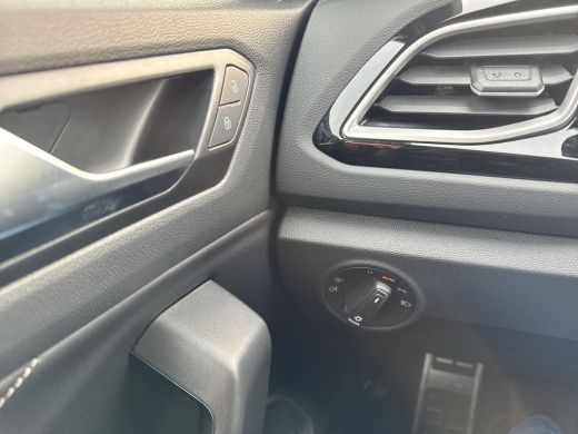 Volkswagen T-Roc 1.5 TSI R-Line | Lapiz Blue | 150 Pk | Automaat | 5j Garantie | ERGO | LED Plus | ACC | ActivLease financial lease