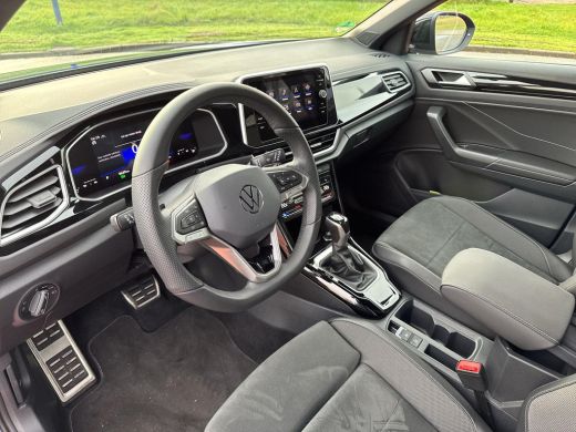 Volkswagen T-Roc 1.5 TSI R-Line | Lapiz Blue | 150 Pk | Automaat | 5j Garantie | ERGO | LED Plus | ACC | ActivLease financial lease