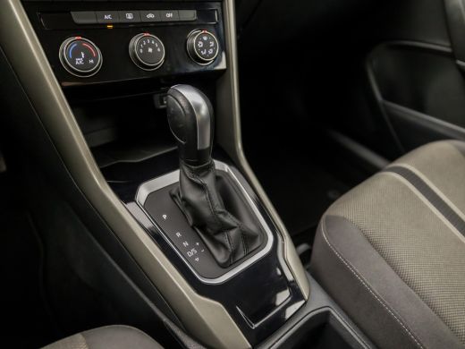 Volkswagen T-Roc 1.5 TSI Sport 150Pk Automaat (APPLE CARPLAY, GROOT NAVI, ADAPTIVE CRUISE, SPORTSTOELEN, PARKEERSE... ActivLease financial lease