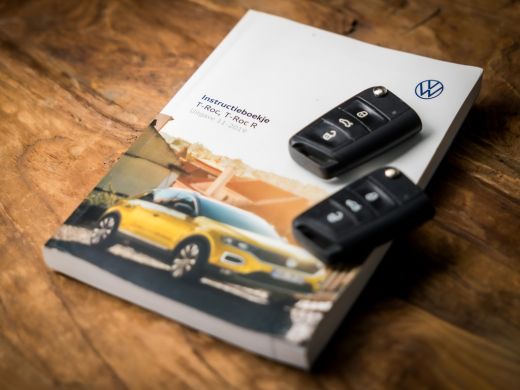 Volkswagen T-Roc 1.5 TSI Sport 150Pk Automaat (APPLE CARPLAY, GROOT NAVI, ADAPTIVE CRUISE, SPORTSTOELEN, PARKEERSE... ActivLease financial lease